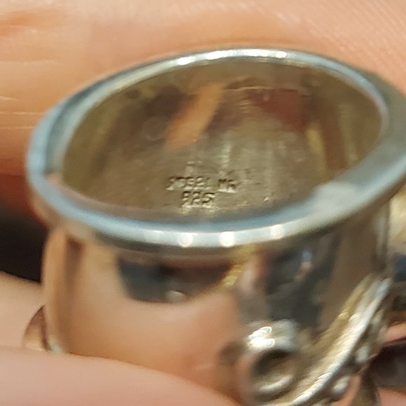 Handmade Mexican 925 Filigree Red Glass Stone Ring - Picture 4 of 4